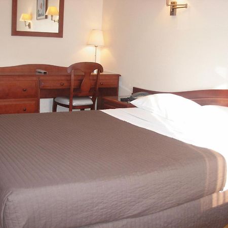 Cosmotel Hotel Париж Екстериор снимка