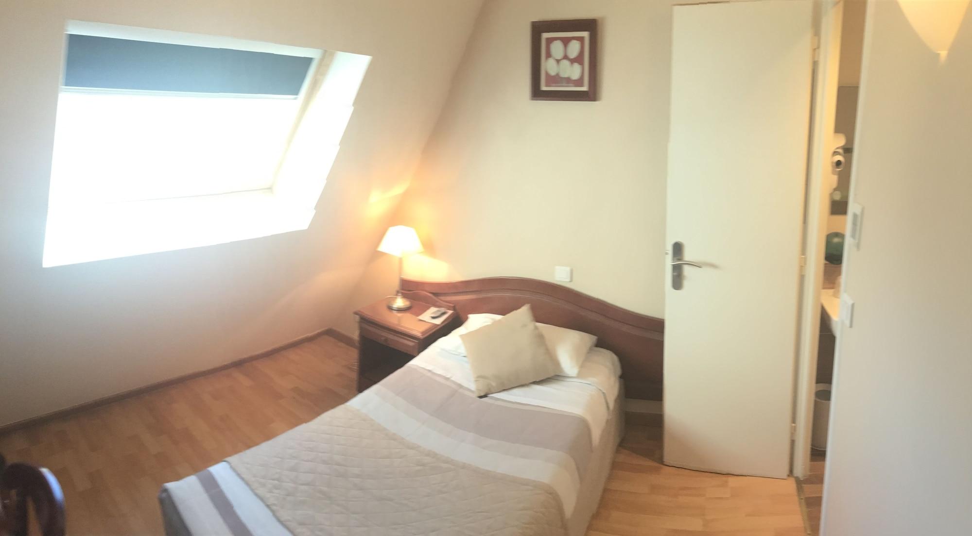 Cosmotel Hotel Париж Екстериор снимка