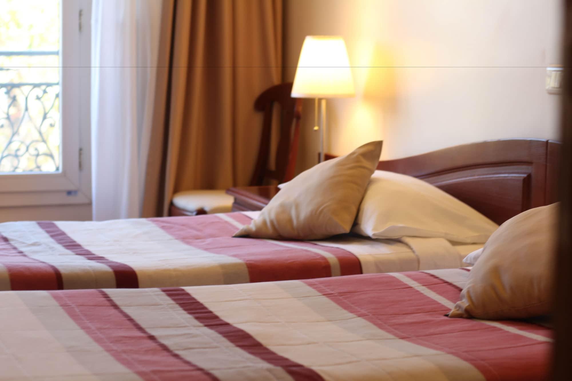 Cosmotel Hotel Париж Екстериор снимка