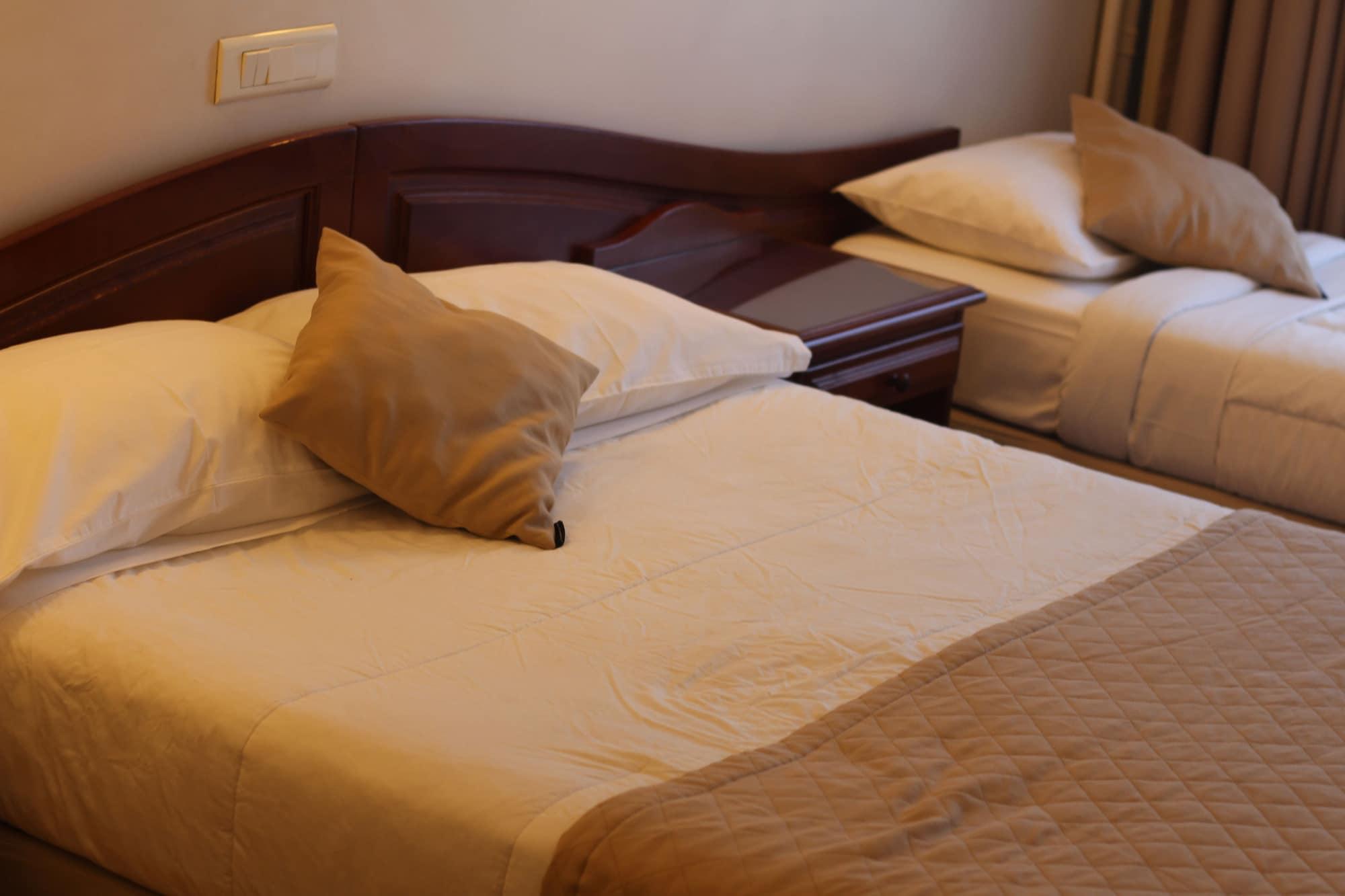 Cosmotel Hotel Париж Екстериор снимка