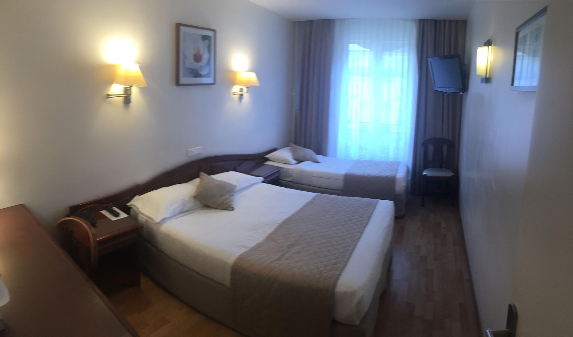 Cosmotel Hotel Париж Екстериор снимка