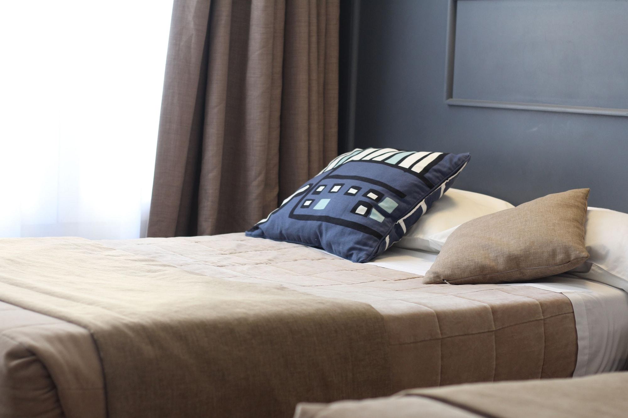 Cosmotel Hotel Париж Екстериор снимка