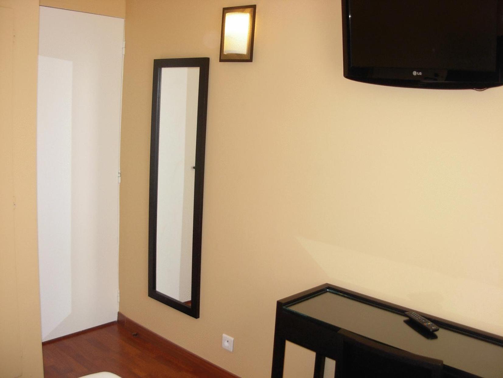 Cosmotel Hotel Париж Екстериор снимка