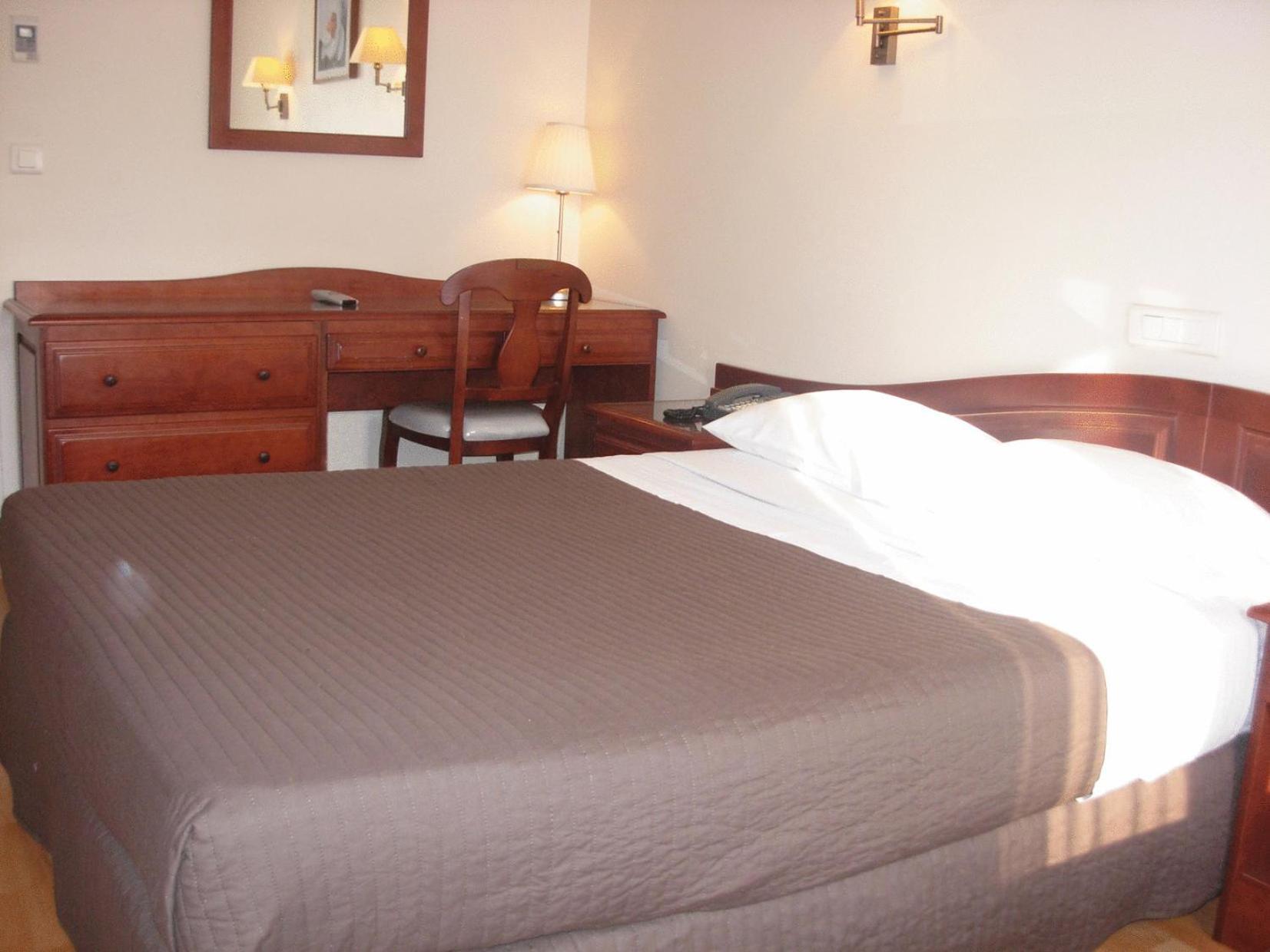 Cosmotel Hotel Париж Екстериор снимка