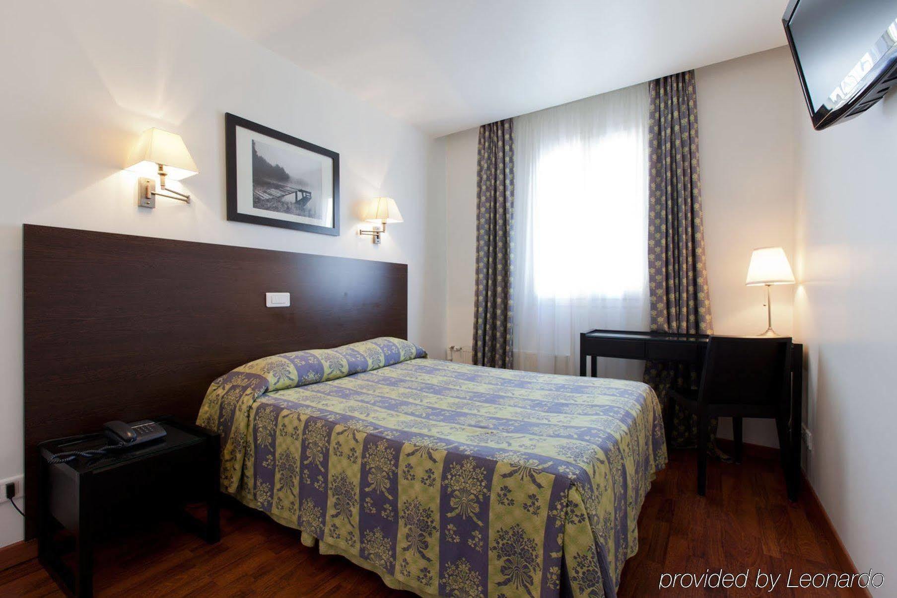 Cosmotel Hotel Париж Екстериор снимка